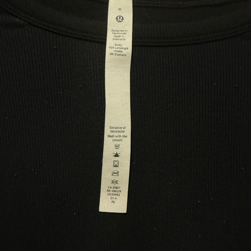 Lululemon Athletica Black Long Sleeve Top